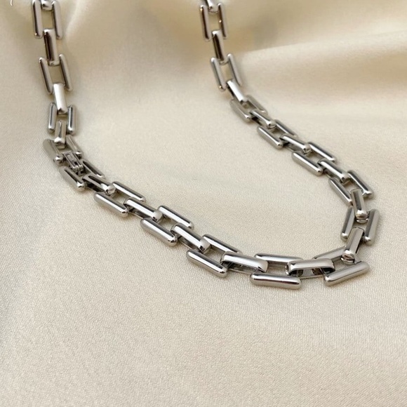 Waterproof Silver Linked Chain Necklace*Statement Necklace*Tarnish Free - Picture 4 of 6
